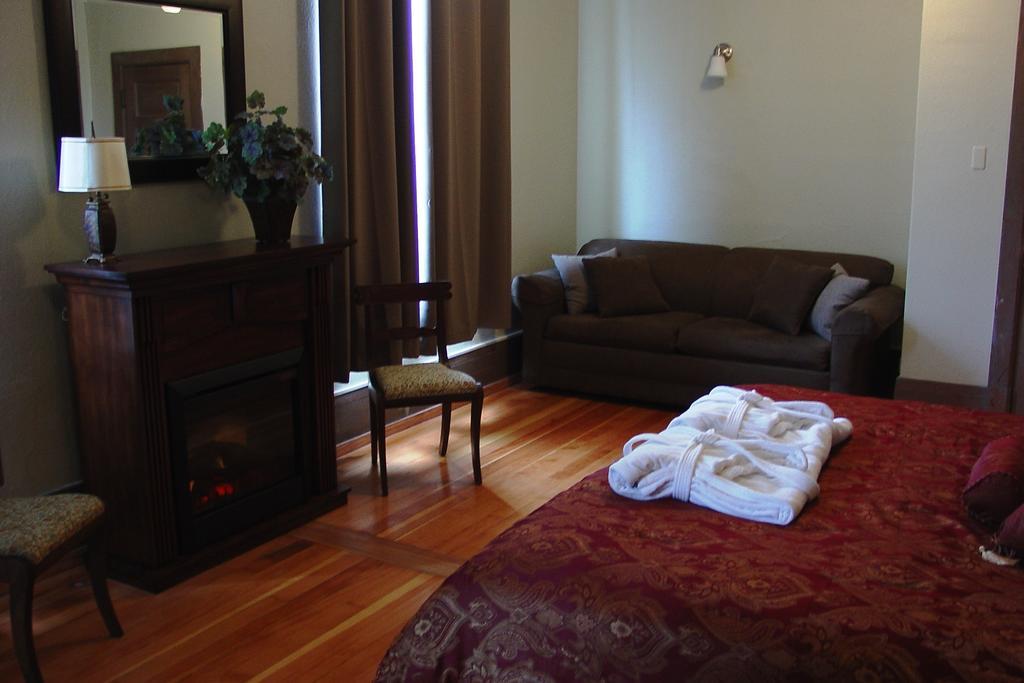 Centralia Square Grand Ballroom And Vintage Hotel Chambre photo
